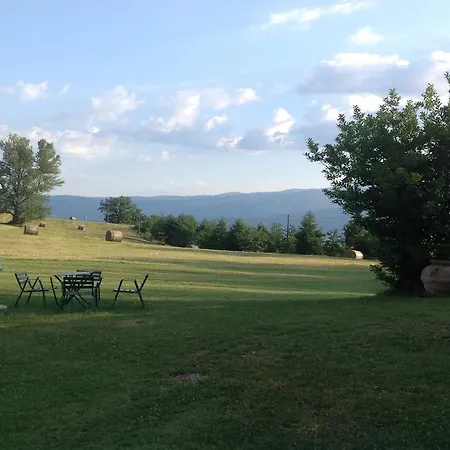 Farm stay Agriturismo La Casa Bianca Poppi