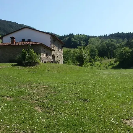 Farm stay Agriturismo La Casa Bianca Poppi