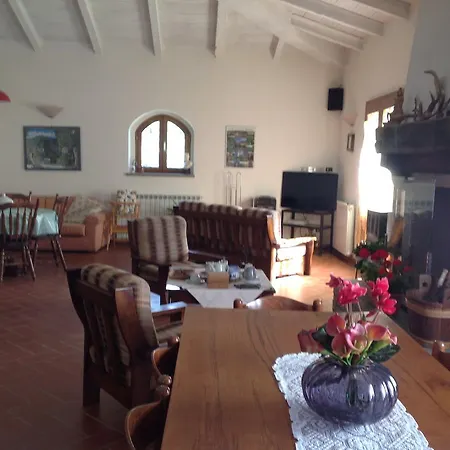 Agriturismo La Casa Bianca Farm stay *
